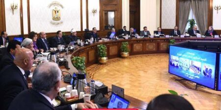 مدبولي: زيارة الرئيس السيسي للهند وأذربيجان وأرمينيا عكست توجهاً واضحاً نحو تفعيل العلاقات المشتركة واستثمار الفرص لتنمية التعاون الاقتصادي 3