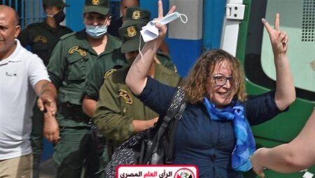 أزمة فرنسية جزائرية بسبب الناشطة أميرة بوراوي 20