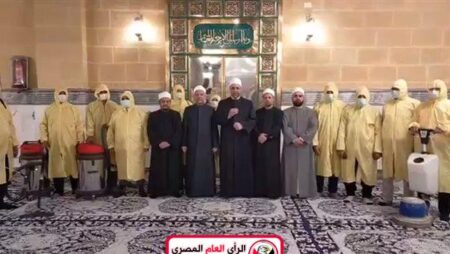 وكيل الأوقاف:استمرار حملة النظافة الموسعة بمسجد الإمام الحسين 1