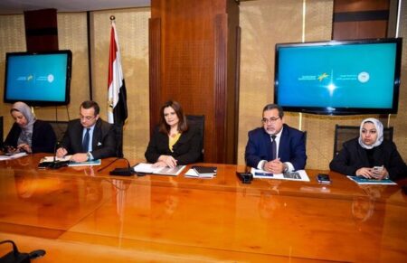 وزيرة الدولة للهجرة تلتقي الملحق العمالي السعودي استعدادا لإطلاق حملة توعية للمصريين العاملين بالمملكة لعام 2023 1