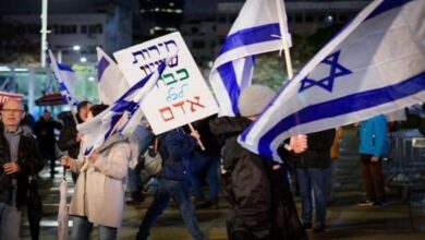 نحو 40 موقعا في “إسرائيل”...يتظاهر الآلاف احتجاجا على خطة الائتلاف الحكومي 15