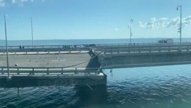 روسيا تقول إن جسر القرم فُتح جزئيا لحركة المرور 4