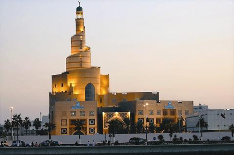 زيارات السياح الأجانب لمعالم قطر الإسلامية تعزز جهود التوعية بالتقاليد القطرية 1