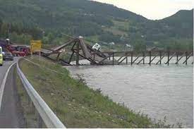 سقوط جسر للسكك الحديدية في النرويج نتيجة فيضانات عارمة 21