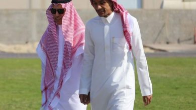 خالد الصياح رئيس نادي الثقبة السعودي يكرم الرئيس الشرفي سعد العتيبي 14