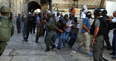 مستوطنون يقتحمون المسجد الأقصى بحماية شرطة الاحتلال الإسرائيلى 1