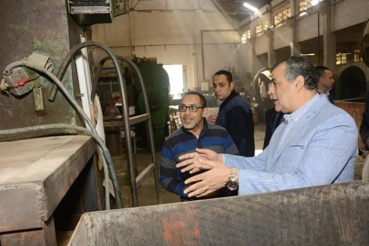 "وزير الدولة للإنتاج الحربي" يتابع انتظام سير العمل في "حلوان للأجهزة المعدنية" 5