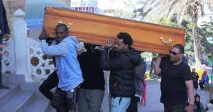 محمود سعد وعمرو الخياط يحضران جنازة شقيقة محمد منير 2